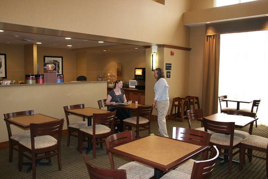 Hampton Inn And Suites Bakersfield North-Airport Restaurant photo