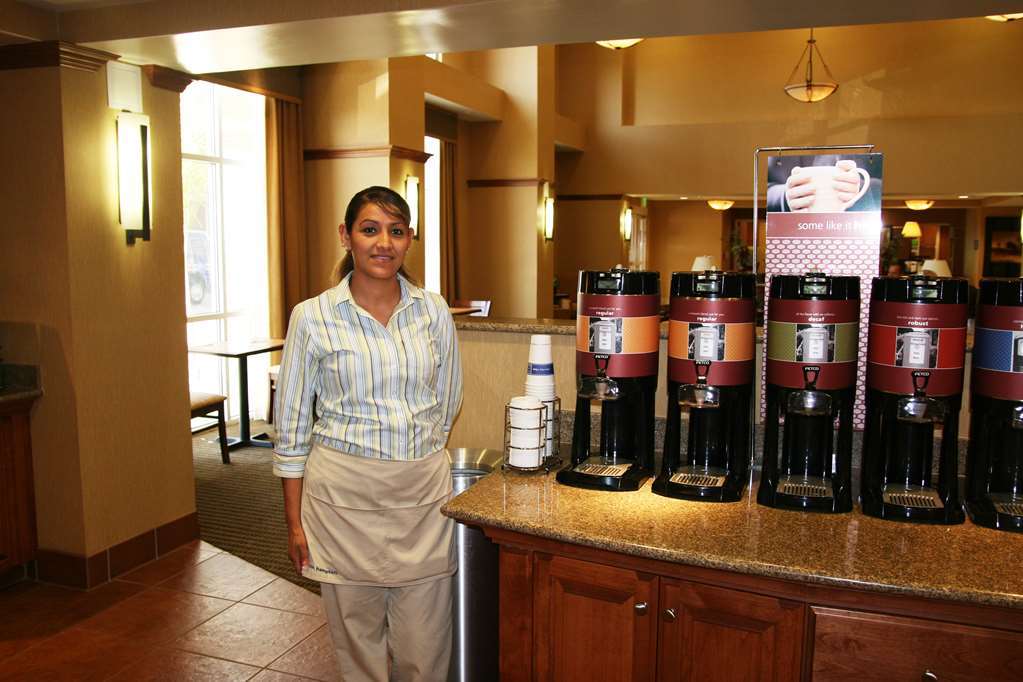 Hampton Inn And Suites Bakersfield North-Airport Restaurant photo